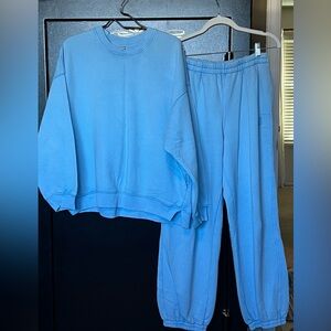 All Star Solid Pullover & Pant
Top is a Small
Bottoms are an XS